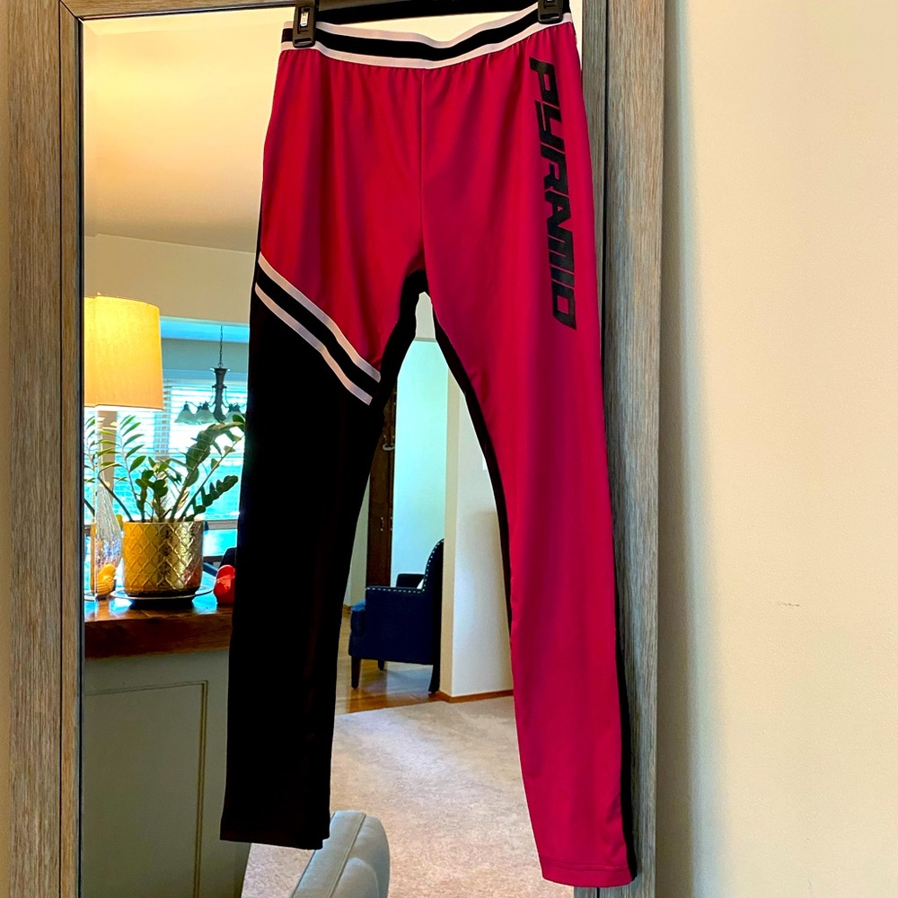 Black Pyramid, women’s L, moto racing leggings, used but good condition!!